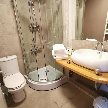 לינה וארוחת בוקר La Ducale 3*