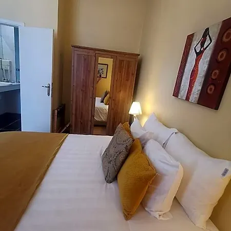 Oda ve Kahvaltı La Ducale 3*